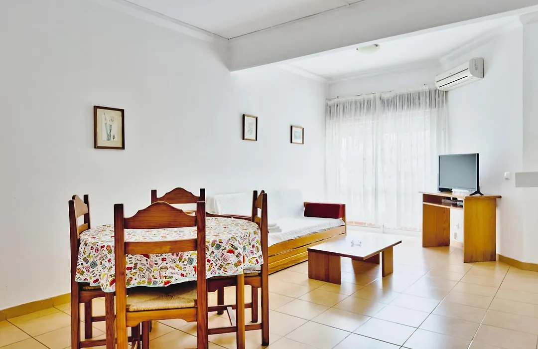 Squash Club Apartamentos-1